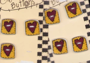 Konvolut 7 Vintage Keramik Knöpfe auf Original Karte Herzen rot gelb schwarz - Bild 1 von 2