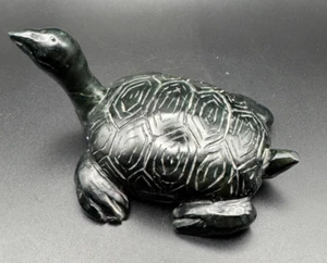 Hand Carved Stone (Black Jade/Onyx?) Turtle Figurine Paperweight - Foto 1 di 8