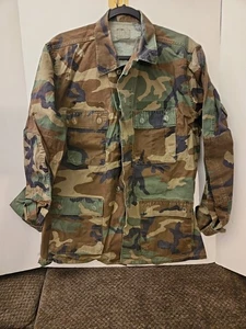 LEER Abrigo de Campo Camuflado Bosque Combate Militar de Estados Unidos De Colección Talla Mediana Larga  - Imagen 1 de 7