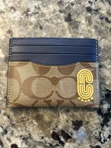 COACH Slim Card Case In Colorblock Signature Canvas w/Coach Patch - Picture 1 of 4