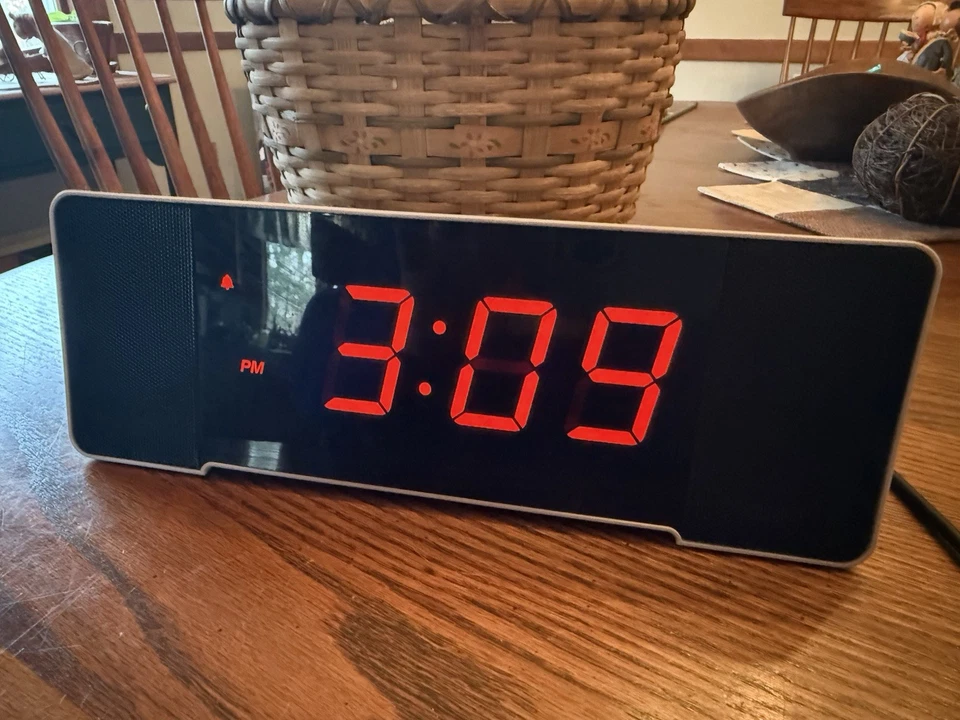 Умные часы Sandman Doppler с Alexa 6 портов USB сигнализация WIFI Bluetooth - лунно-серый - Изображение 1 из 2