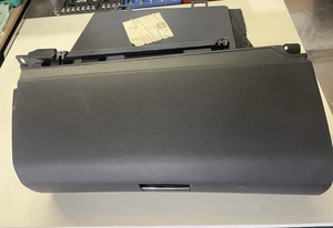 Mercedes B-Klasse W245 1005483 Handschuhfach Ablagefach Vorn rechts klimatisiert - Bild 1 von 12