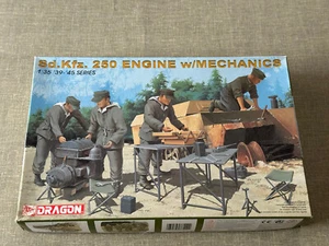 Dragon 6112 Sd.Kfz. 250 Engine w Mechanics Motor Figuren Modellbau 1:35 - Bild 1 von 7