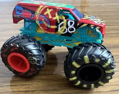 Monster Truck Hot Wheels Monster Jam Graffiti 68 1:64 2018 Foto 1 de 4