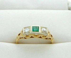 ANTIQUE DIAMOND EMERALD ESTATE RING VINTAGE GREEN EMERALD DIAMOND RING - Picture 1 of 2