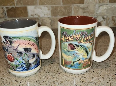 2 tazas de café American Expedition Lucky Lure Bait & Tackle Co. y agujero de pesca Foto 1 de 4