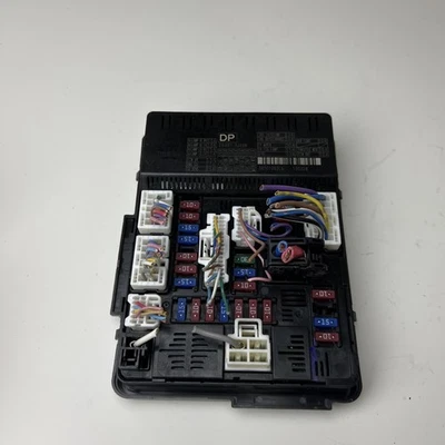 Módulo de fuente de alimentación Infiniti Q50S IPDM 2014 284B73JV0B fabricante original Foto 1 de 4