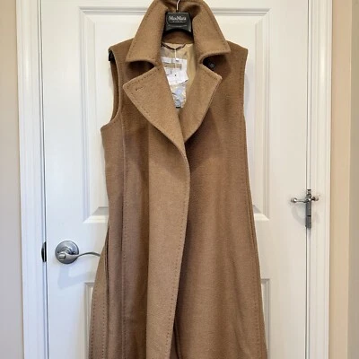 MaxMara Runway 标签切割 100% 骆驼羊毛长款背心外套和匹配羊毛毛衣 — 第 1/4 张图片