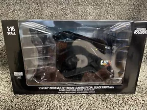 1:16 Diecast Masters CAT 272D2 Multi Terrain Loader W/Forks Broom Snow NEW BLACK - Picture 1 of 3