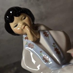 Vintage Porcelain Japanese Geisha Girl Figurine Statue 8.5” Tall Asian Praying - Picture 1 of 10