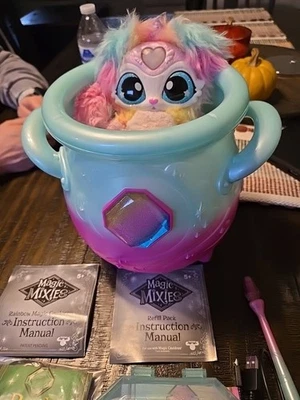 Nuevo Caldero de Niebla Mágico Magic Mixies con Arco Iris Interactivo Usado Foto 1 de 4