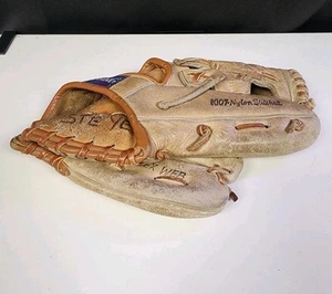 Vintage Spalding Richie Allen Signature Glove 42-367 - Picture 1 of 13
