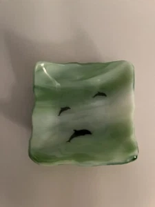 "Pequeño anillo de delfín verde y blanco remolino artístico de vidrio 2 3/4""" - Imagen 1 de 3