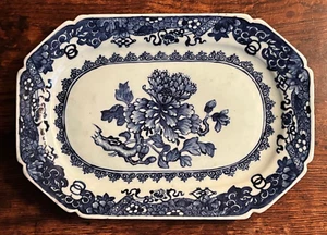18th C. Chinese Export Porcelain Blue and White Serving Dish, Qianlong Period - Picture 1 of 16