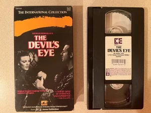 Ingmar Bergman’s The Devils Eye (VHS, 1986) Bibi Andersson - Swedish w/Subs - Bild 1 von 3