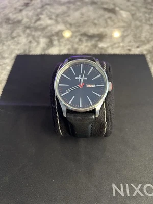 Nixon Sentry OLD LOGO 42mm Black Dial Silver - Image 1 of 4