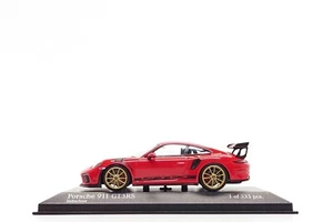 Minichamps 1:43 Porsche 911 GT3 RS (991.2) in Guards Red / Gold Wheels - Picture 1 of 9