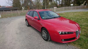 Alfa Romeo 159 2,0 JTDM Sportwagon 170 PS Tourismo Eco - Bild 1 von 11