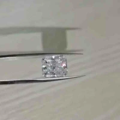 3.50CTW Radiant Cut Moissanite White Brilliant 10x8mm Diameter Loose Stone - Image 1 of 4