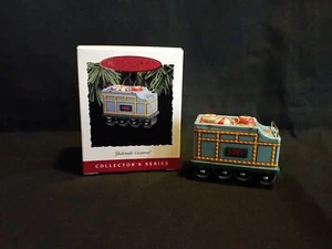 NIB Hallmark Keepsake Ornament, Coll. Series "Yuletide Central" (1995) QX5079 - Picture 1 of 6