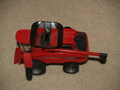 Ertl Case Axial-flow 7010 Combine Die Cast 1/64 scale - incomplete - Image 1 of 4