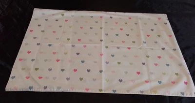 Funda de Almohada Estándar Pottery Barn Niños Blanca Muchos Corazones Algodón Niñas Ropa de Cama Foto 1 de 4