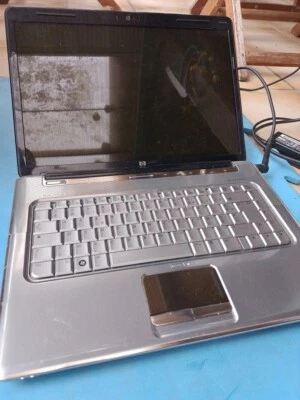 Vintage Laptop HP Pavilion DV5 sehr schöne silberne und chromfarbene Verarbeitung - Bild 1 von 3
