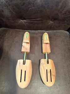 JoS. A. Bank Cedar Wood Shoe Trees, One Pair, Medium - Picture 1 of 4