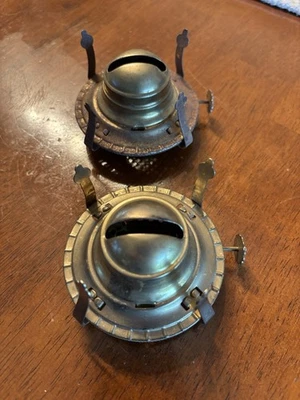 PAR de Nº Quemadores de lámpara de aceite de queroseno vintage de 2 tamaños ~ Tiene capacidad para una chimenea de 2 7/8 Foto 1 de 3