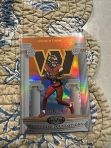 2025 Panini Certified Orange Franchise Foundations 66/149 Jayden Daniels  - Bild 1 von 5