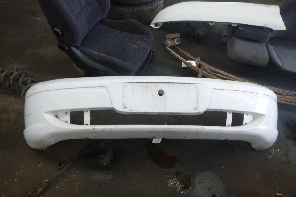 FORD FALCON AU - AUIII BUMPER BAR FRONT A1 WINTER WHITE XLS / XL / FORTE - image 1 of 4