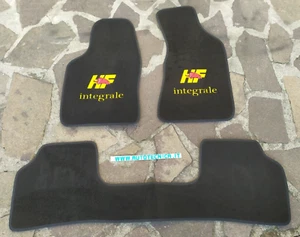 TAPPETI RICAMO HF INTEGRALE LANCIA DELTA EVOLUZIONE TAPPETINI NERI BORDO NERO - Picture 1 of 1