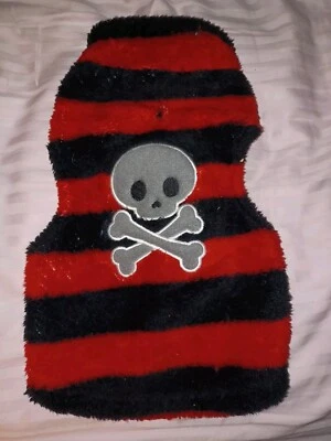 Jaqueta quente difusa para cachorro preta e vermelha com logotipo de caveira. tamanho médio. Novo sem etiquetas - Imagem 1 de 4