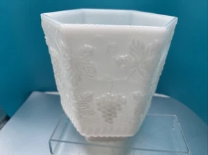 Vintage Anchor Hocking Fire King Milk Glass Grape Leaf Hexagon Vase - Picture 1 of 9