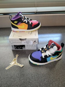 Caja de exhibición Air Jordan 1 Mid Championships Niño 9 C9 FD1317-007 LEER Excelente - Imagen 1 de 11