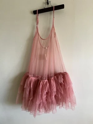 Nuevo con etiquetas Free People Tul Slip Rosa Polvorienta Talla Pequeña Foto 1 de 4