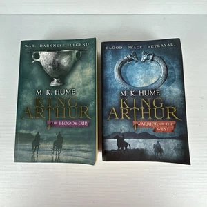 King Arthur Books M.K. Hume The Bloody Cup & Warrior Of The West - Bild 1 von 5