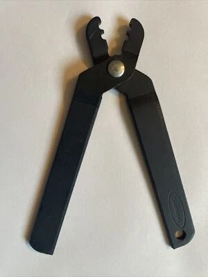 Saunders Archery Nocking Pliers - Image 1 of 4
