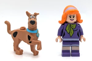 Lego Scooby-Doo Minifigure Lot Daphne Blake from 75903 & 75904 and Scooby-Doo - Picture 1 of 11