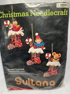 Kit de adornos navideños vintage Sultan Jeweled Toyland Medias 32090 - Imagen 1 de 3