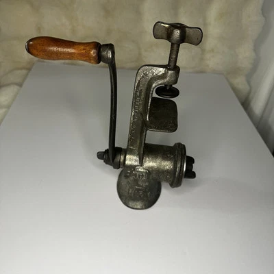Vintage Keystone Meat Grinder No 20 Hand Crank Table Mount - Image 1 of 4