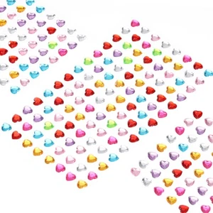 560Pcs Adesivi Gemme per Artigianato, 5 Fogli Adesivi Cuore Strass, Multicolore - Foto 1 di 5