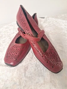Marone Flat Womens Size 8 Casual Work Slip On Wear With Shorts Jeans Dresses - Picture 1 of 10