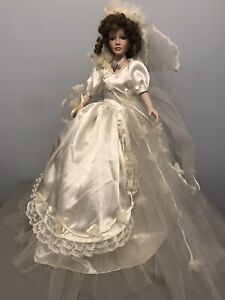 Danbury Mint, Ashton Drake, Franklin Mint ? 24” Porcelain Doll in Wedding Dress