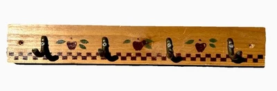 Veg 4 Gancho de Metal Rojo Oscuro Manzanas y Tablero de Cuadros Estante Colgante de Madera Cabaña Foto 1 de 4