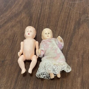 Vintage Dollhouse Babies Figures Ideal Lot Of Two - Picture 1 of 5