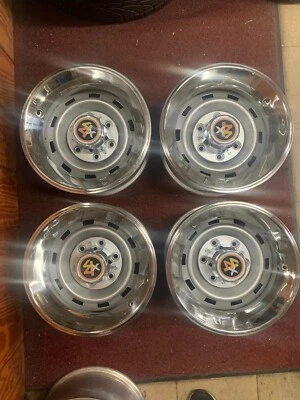 1967-72-87CHEVY GMC TRUCK C10 6 LUG 15X8 GM ORIGINAL TRUCK RALLYS Foto 1 de 4