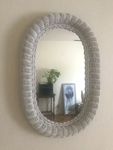 VTG White Woven Wicker Hanging Mirror Classic Cottage Style 19" x 12.5" Oval - Picture 1 of 3
