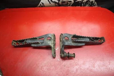 YAMAHA BADGER 80 CHAMP 100 MOTO 4 REPOSAPIÉS IZQUIERDO DERECHO CLAVIJAS PELDAÑOS Foto 1 de 4