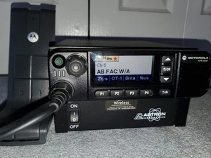 MOTOROLA XPR5550 UHF 403-470MHz AAM28QNN9KA1AN MOTOTRBO DMR CONTROL STATION. - Picture 1 of 4